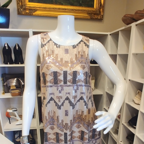 EVERLY SEQUIN DESIGN DRESS S - Picture 5 of 7